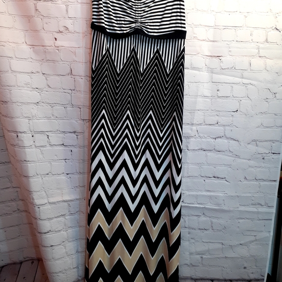 Maxi Sundress Vamp - Picture 1 of 6